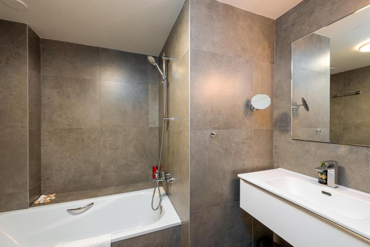 Luxurious Apartment With Sea Views Blue Suites B2-103 マニルバ エクステリア 写真